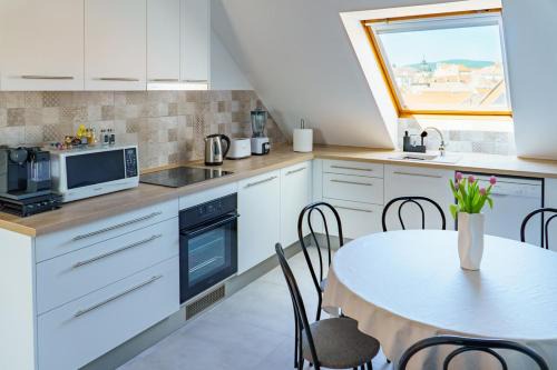 Pecs Apartment | KLEO Apartman