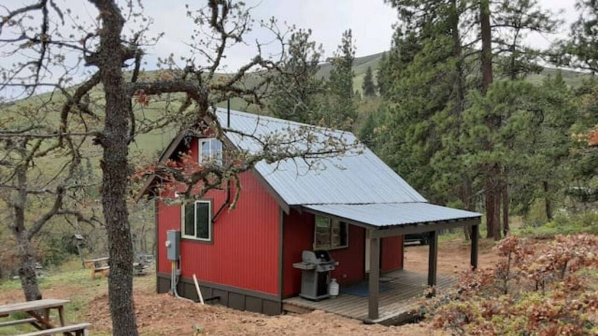 Lyle Cabin | Klickitat Rails to Trails Cabin- Hikers and Bicyclers- S