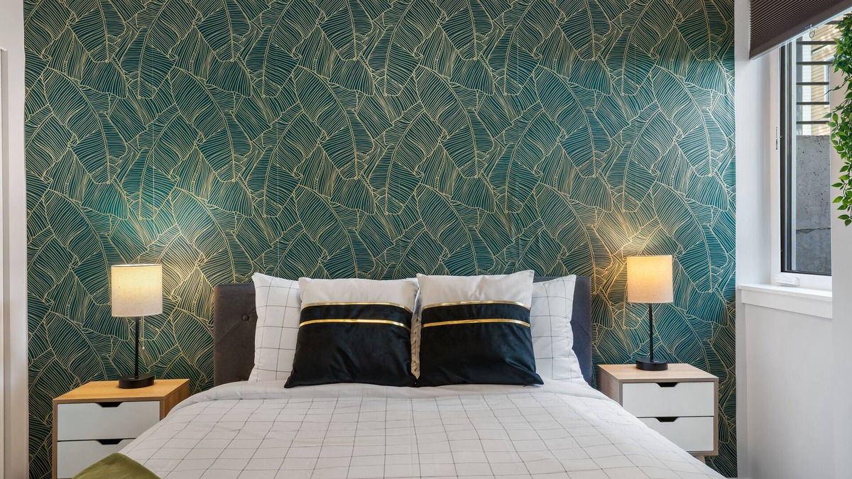 Atlantic House | Klimt-Inspired 1 Bedroom Suite with Work Station