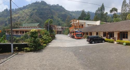 Sukapura House | Km 31 Sujono Guesthouse