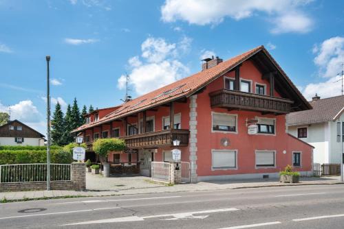 Munchen District House | Knödelhof