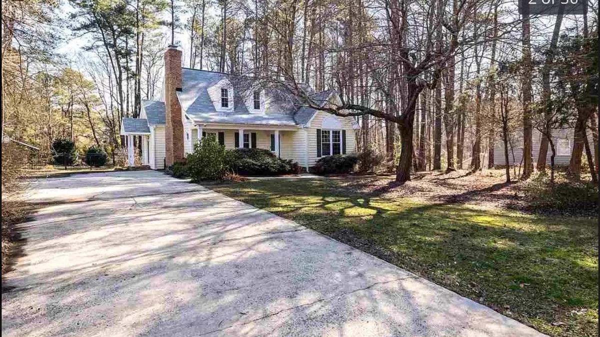 Apex House | Knight Play Golf home with Jetted tub on 1.2 acre lot in Apex