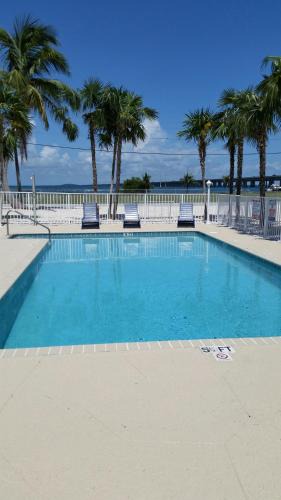 Marathon Hotel | Knight's Key Suites