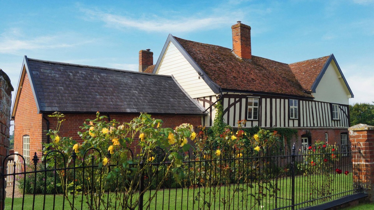 Ipswich Cottage | KNIGHTS FARM, pet friendly, character holiday cottage in Harkstead