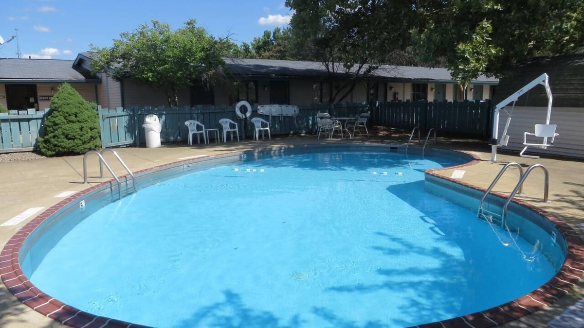 Canton Hotel | Knights Inn Canton