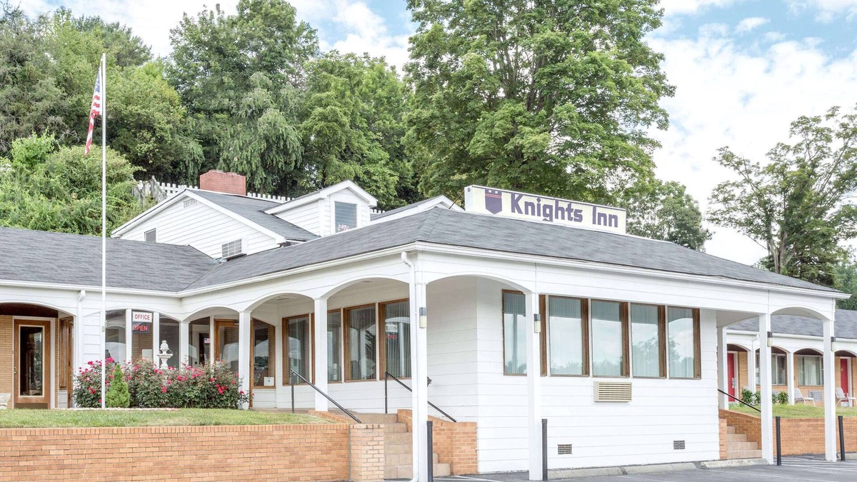Galax Hotel | Knights Inn Galax