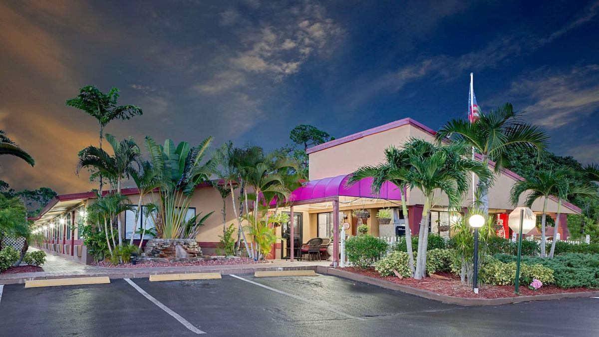 Port Charlotte - Charlotte Harbor Hotel | Knights Inn Port Charlotte