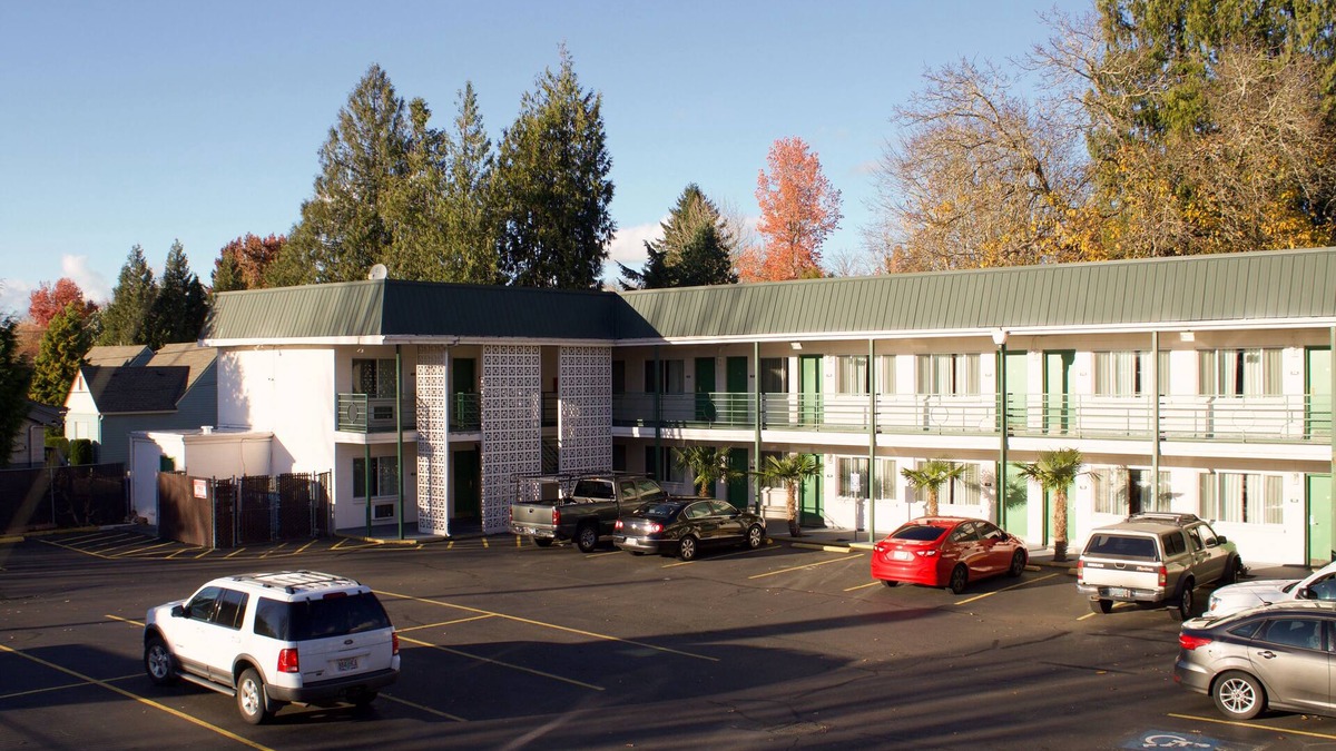 Northeast Neighbors Hotel | Knights Inn Salem, OR