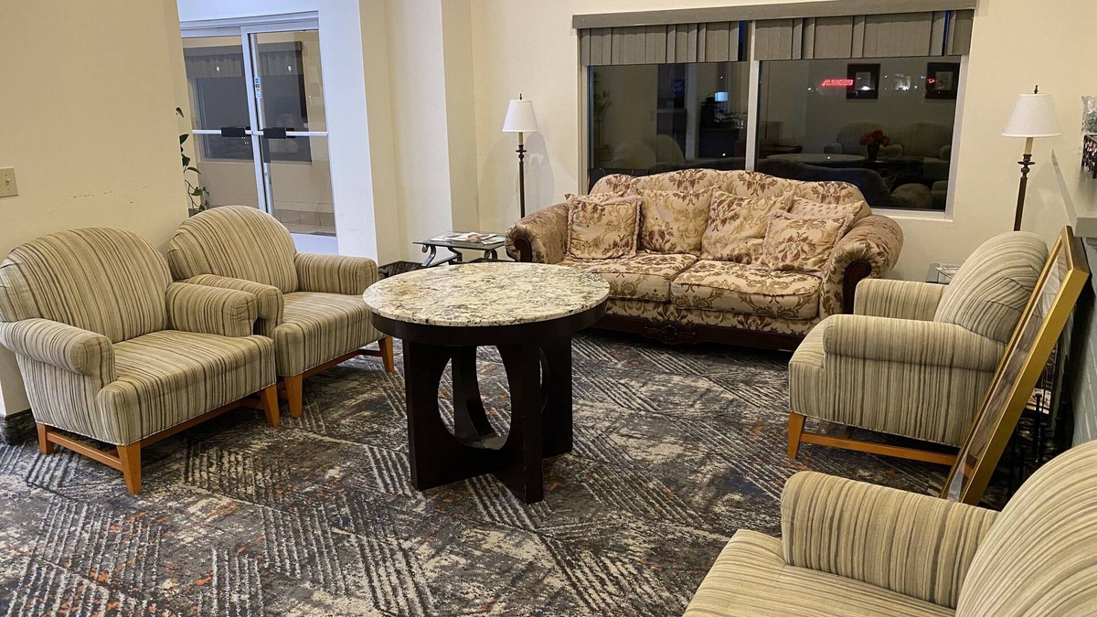 Dublin Hotel | Knights Inn & Suites Dublin