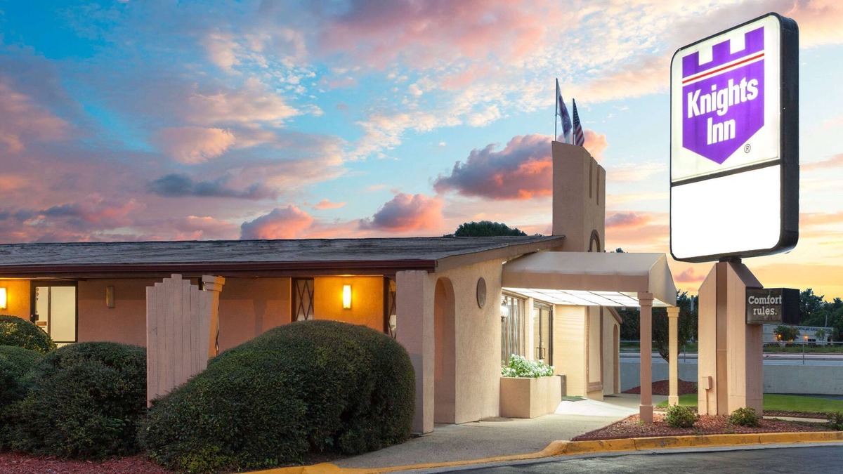 Tucker Hotel | Knights Inn Tucker