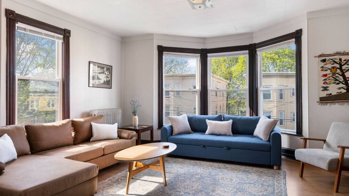 Parkside Apartment | Knock on Wood | Airy Charm in Heart of Downtown