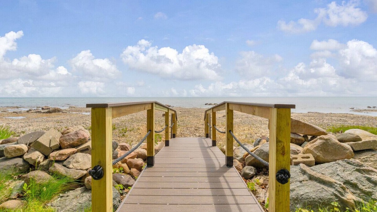 Port Hope Apartment | Knot a Care - Lakefront Living with Great Views!