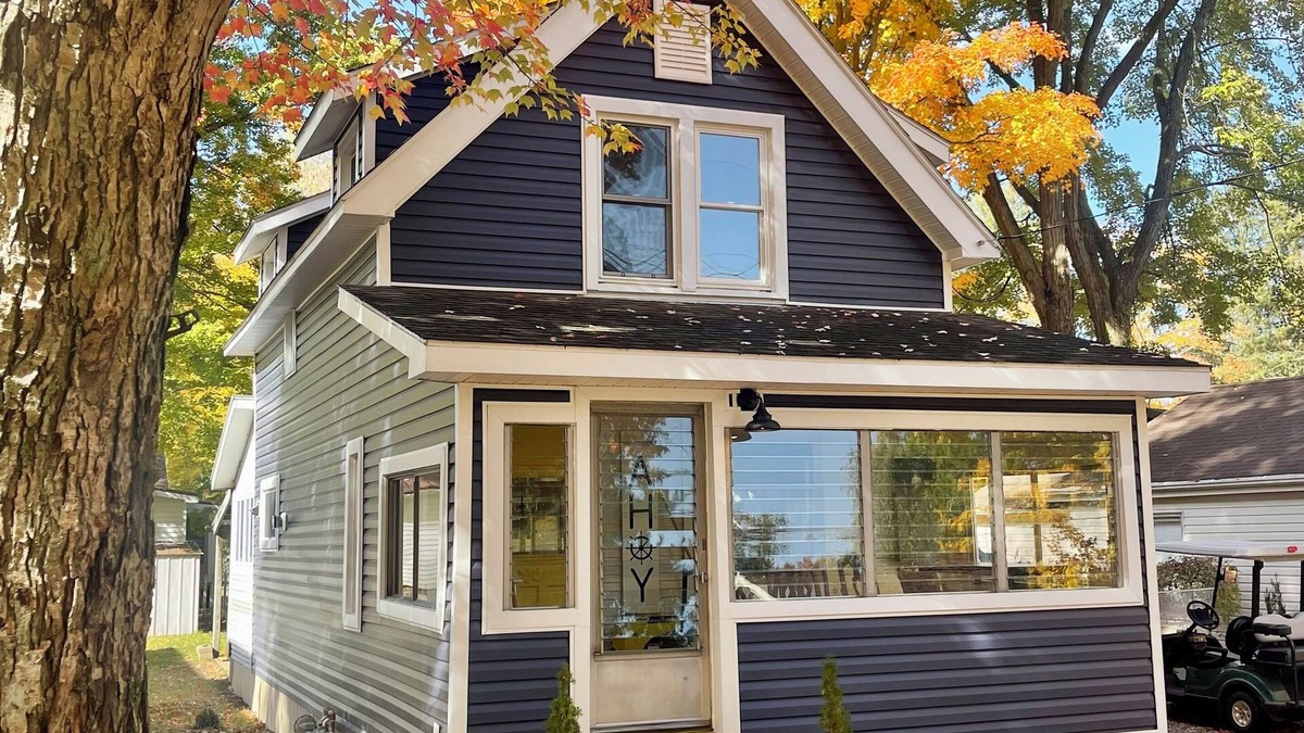 Conneaut Lake Cottage | Knot Shores- Cozy, 3 bedroom Cottage, w/water access