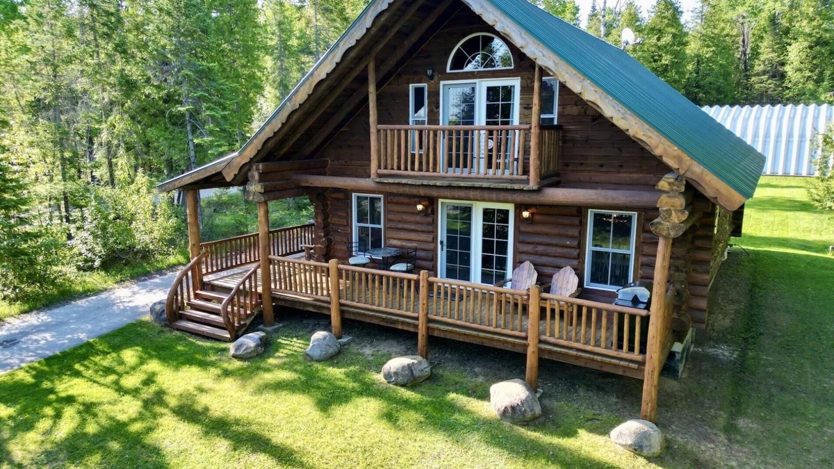 Drummond House | Knots Landing on Drummond Island