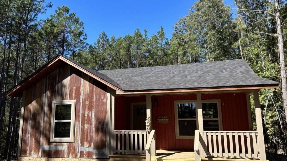 Jasper Cabin | Knotty Pine cabin, Couples Retreat w/Hot TubnAnd Patio Gas log Fireplace.