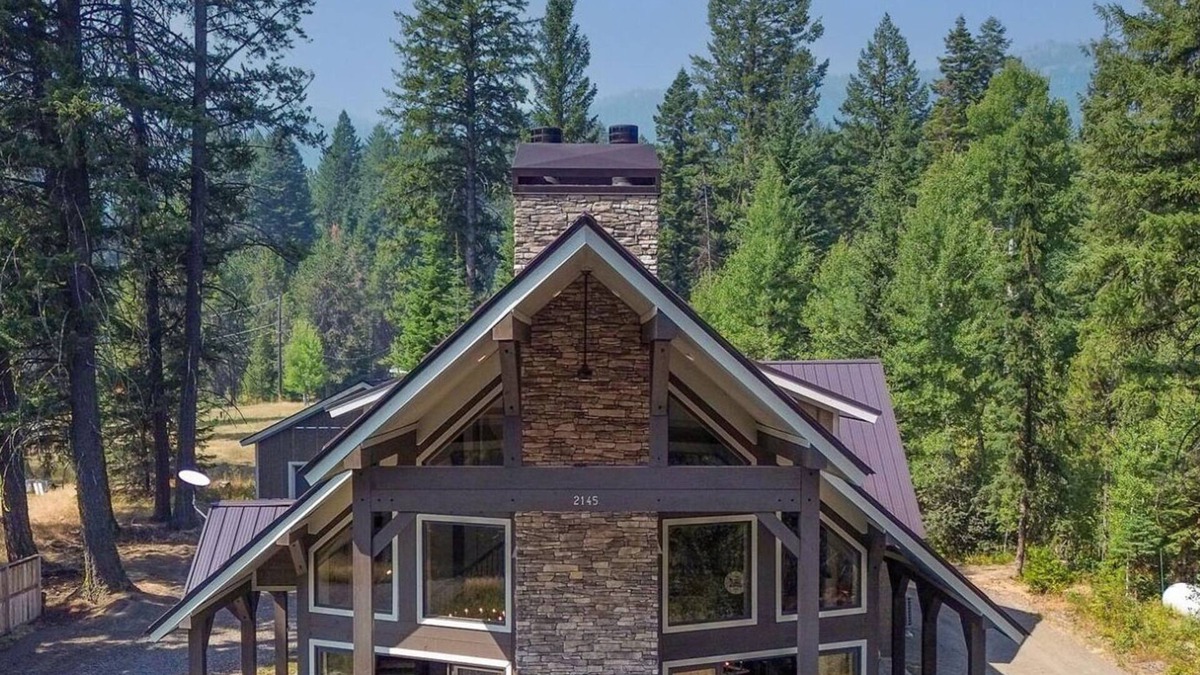 Tamarack Resort House | Knotty Pines in Donnelly | Luxe Cabin Bordering Tamarack | Room for Toys | Hot Tub