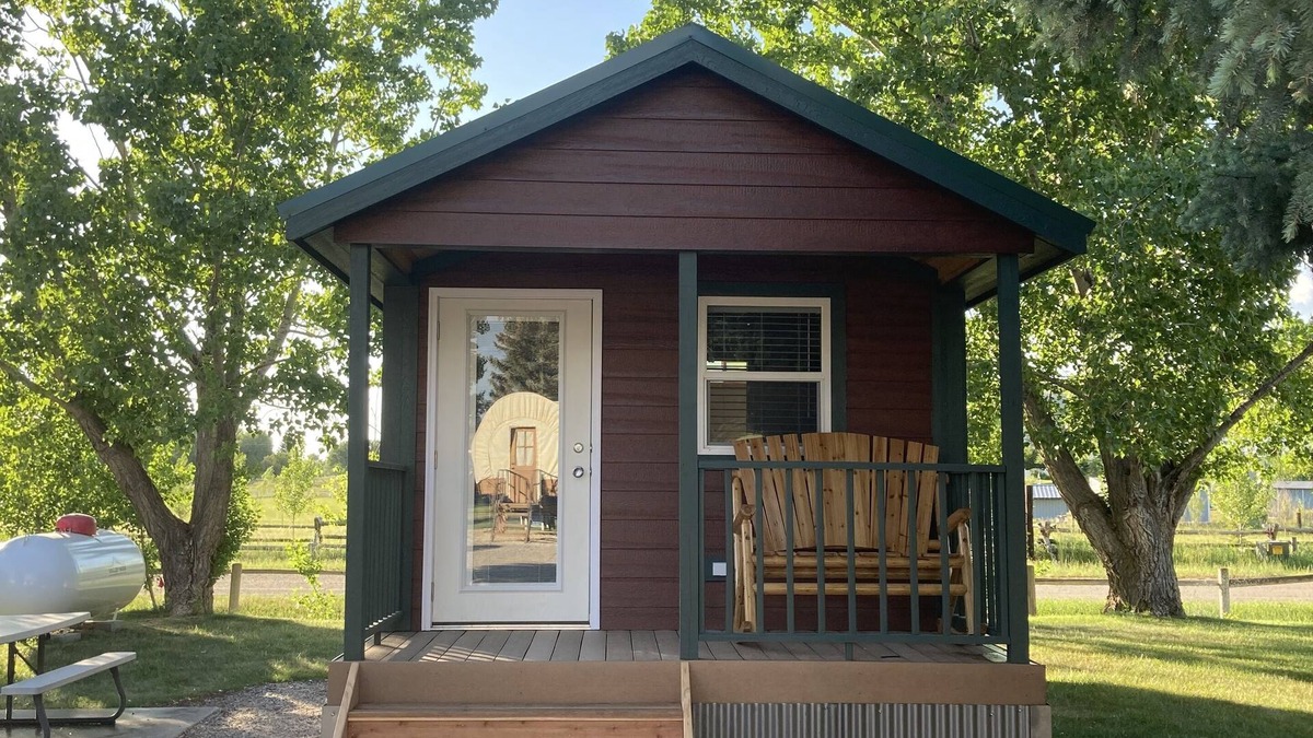Irwin Cabin | KOA Style Cabin 2 - Swan Valley RV Park. Short walk to the beautiful Snake River