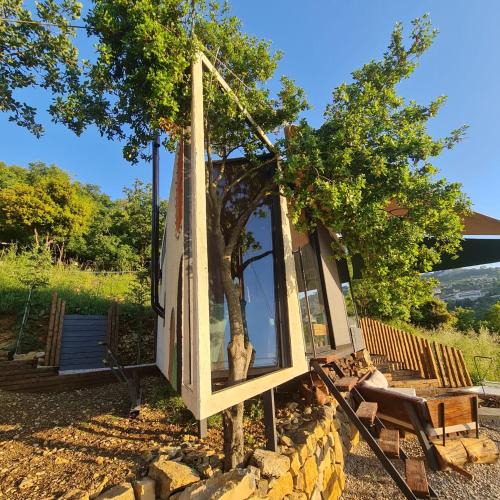 Kfardebian Bed & Breakfast | KOALA HUT - SevenOaks Treehouses - Luxurious Treehouse with outdoor hot tub