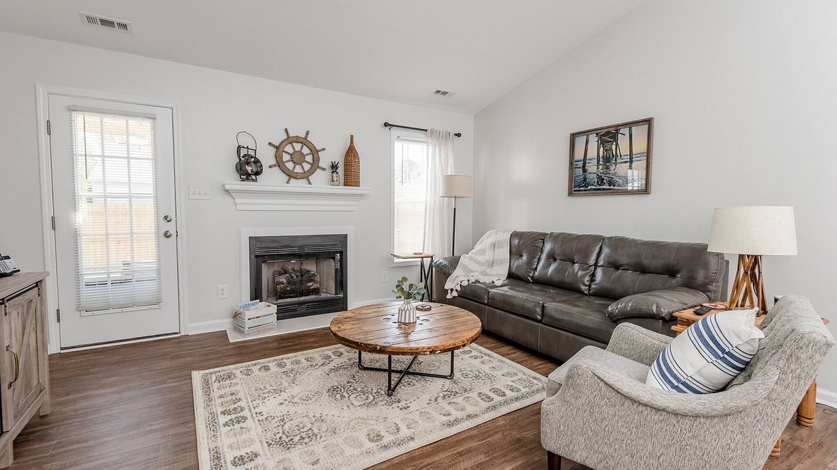Havelock House | Kobe Cabana a Tastefully decorated duplex - Near MCAS Cherry Point – VERY CLEAN!