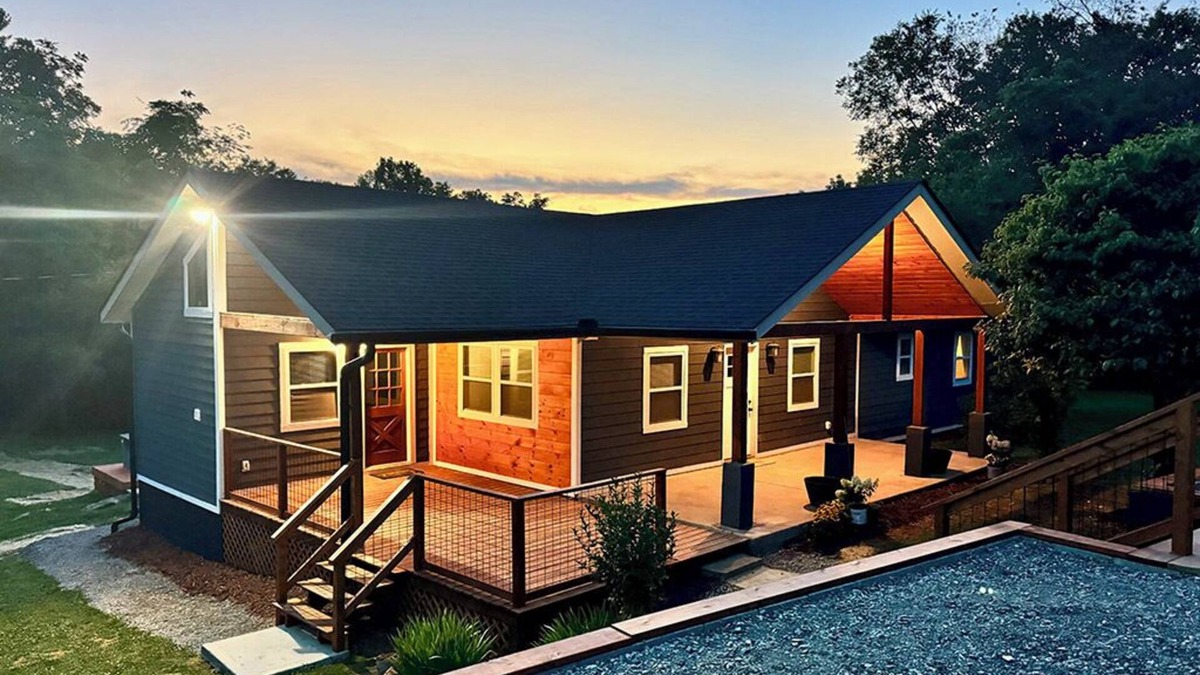 Kodak Cabin | Kodak - Deer Retreat - 3 bedroom - sleeps 6