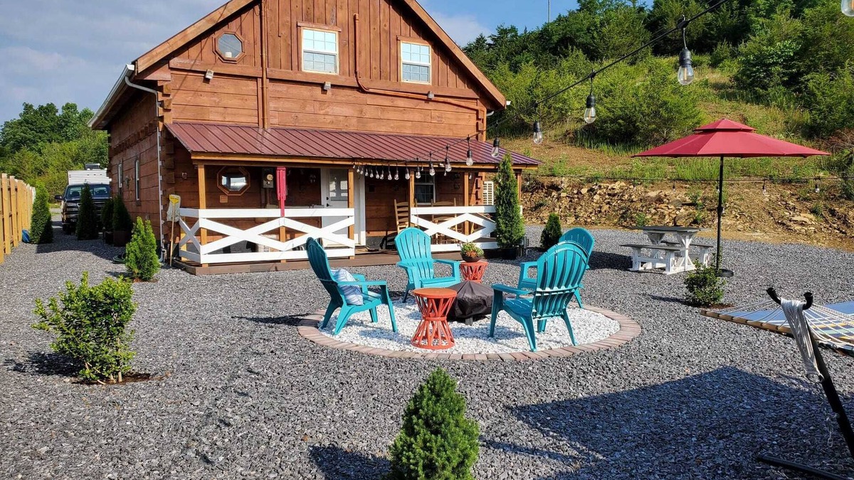 Kodak Cabin | Kodak - The perfect getaway Cabin
