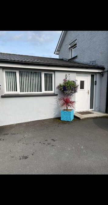Whiteabbey Apartment | 'Kodi's Place' Well appointed 1 bedroom apartment with excellent transport links and free Wi-Fi