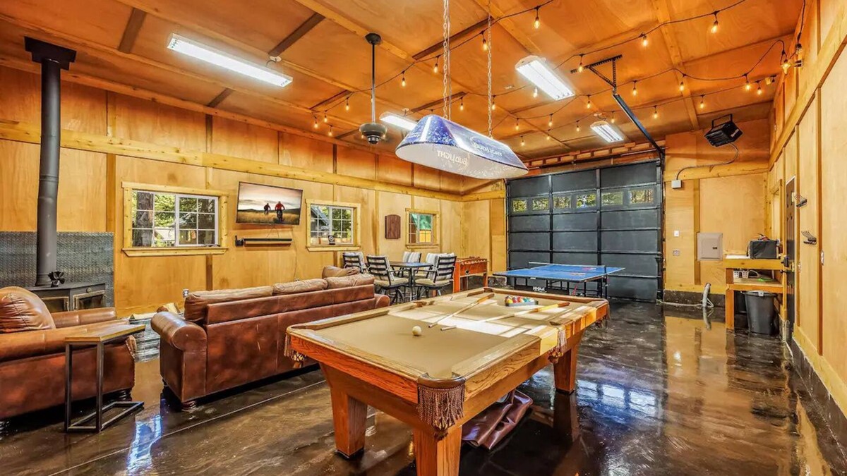 Ronald Cabin | Kodiak Valley-Barrel Sauna-detached game room-Hot tub-Pet Friendly