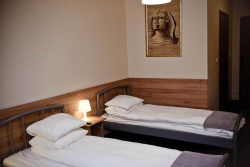 Lodz House | KOLUMNY 217- tanie noclegi pracownicze, parking bezpłatny