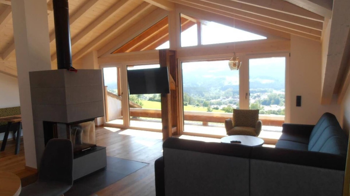 Blachendorf Apartment | Komfortable Ferienwohnung (58 qm) für zwei bis fünf Personen mit Balkon