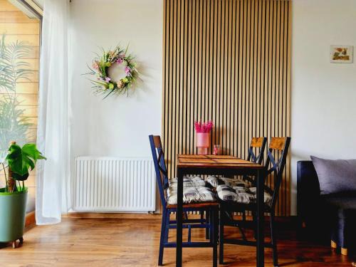 Ustka Apartment | Komfortowy apartament dwupokojowy z tarasem i garaż