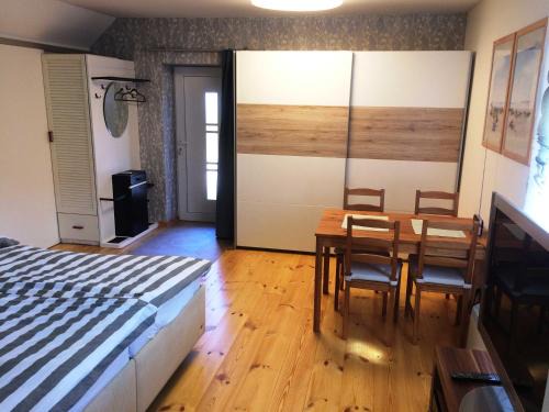 Langstedt Apartment | Kommod Stuv - FeWo für 2 Personen mit Wintergarten und Sauna