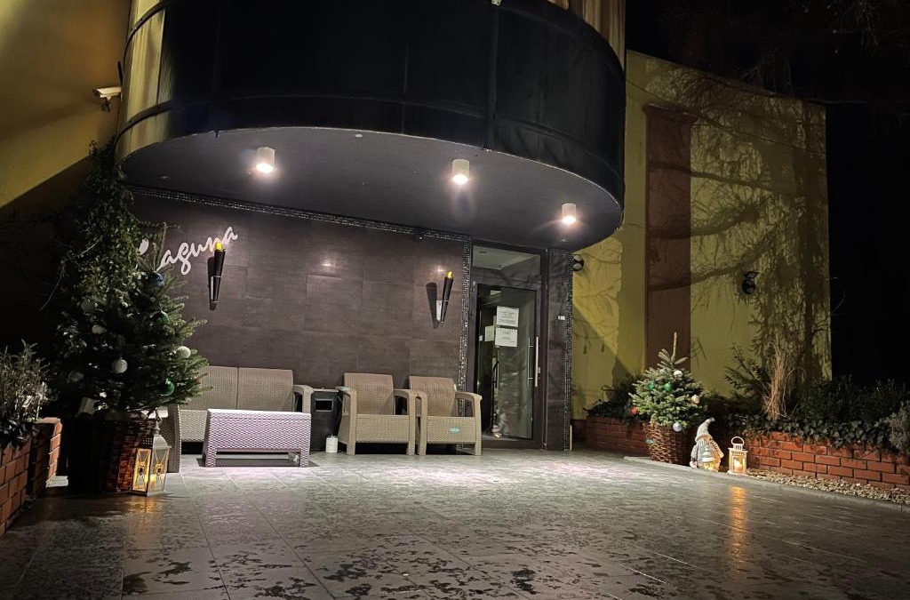 Niewiesze House | Kompleks Noclegowo-Gastronomiczny Laguna