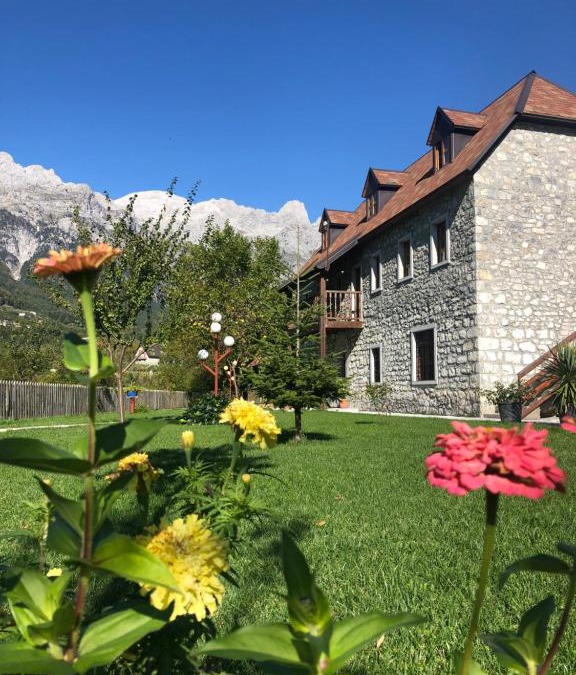 Theth Resort | Kompleksi Zorgji