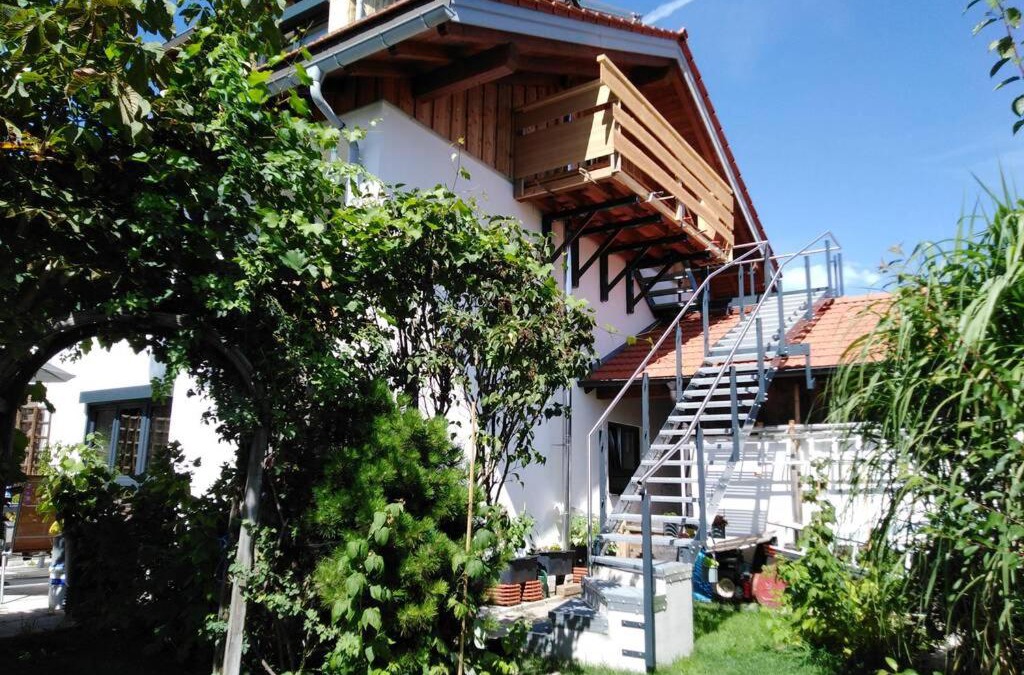 Sonthofen Apartment | Komplette Dachwohnung mit Balkon und Bergblick