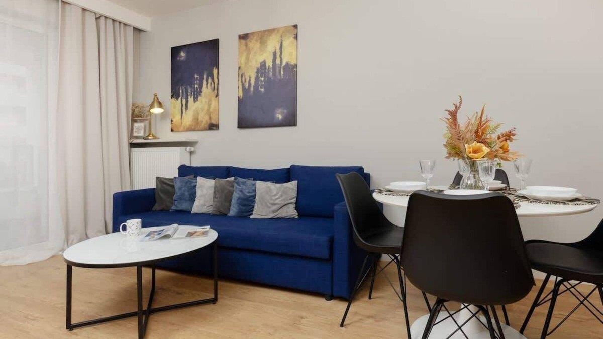 Warsaw Apartment | Komputerowa 7 | Cozy Apartment | Desk