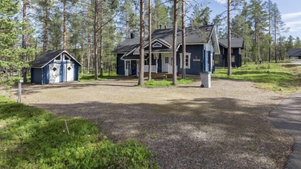Akaslompolo House | Komsikko B by Interhome