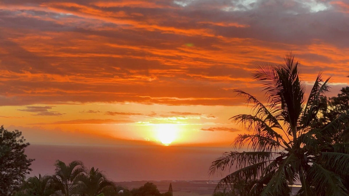 Kona Palisades House | Kona Sunset Ocean View Two Studio Oasis