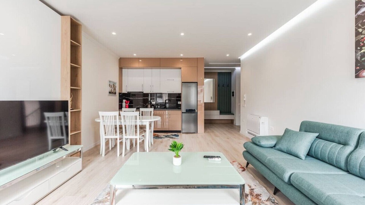 Tirana Condo | Kondo Stays - Mumba Apartment 5
