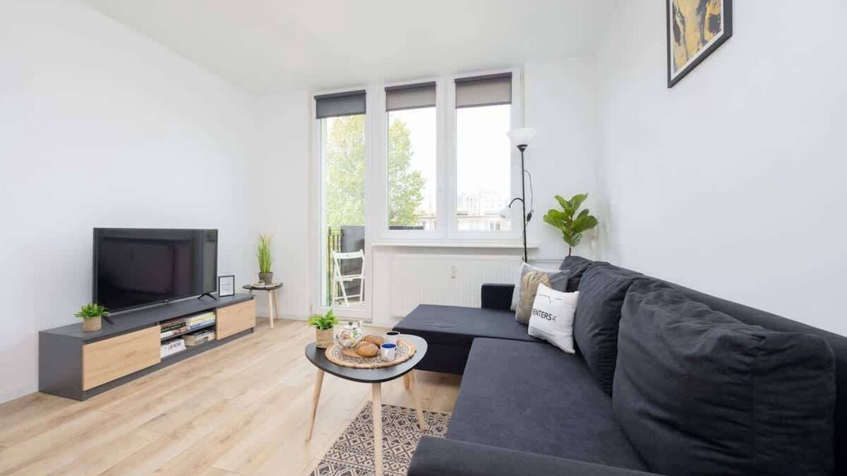 Targowek Apartment | Kondratowicza 17 | Spacious Apartment | Balcony