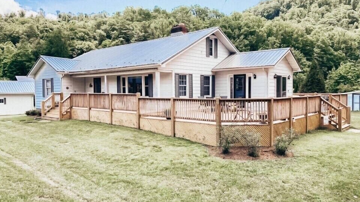 Damascus House | Konnarock Creekside Cabin