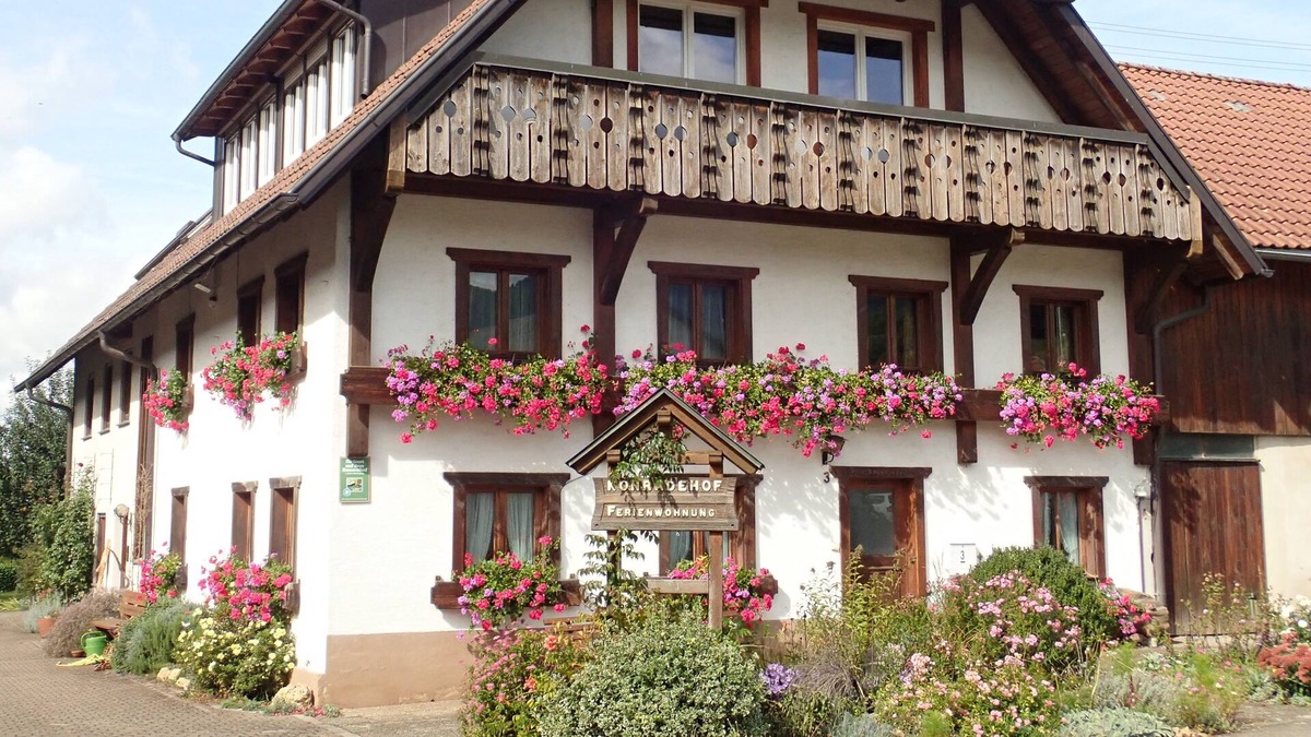 Untermunstertal Apartment | Konradehof - Ferienwohnung " am Garten"