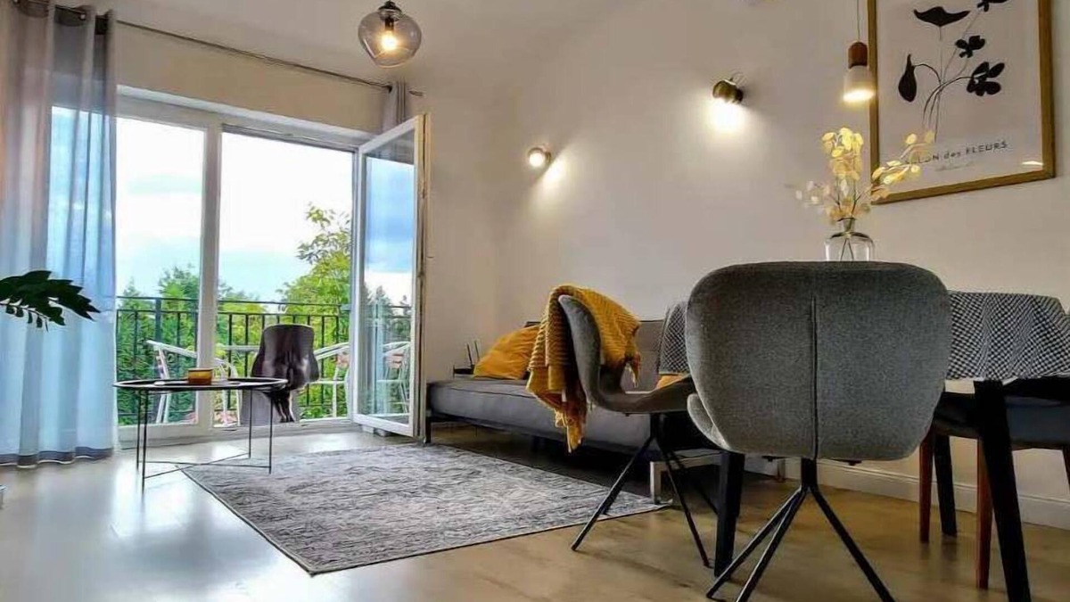 Konstancin-Jeziorna Apartment | Konstancin Comfort - Your Home Away from Home
