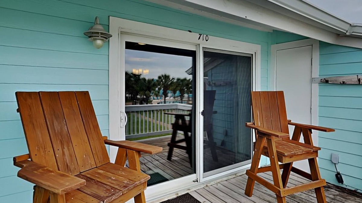 Rockport Condo | Kontiki Bayfront Condo #710 | Bay Views & On-Site Amenities!