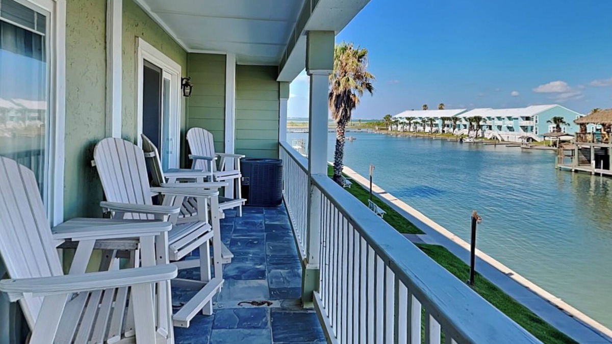 Rockport Condo | Kontiki Beach Resort #222 | Access to Bay & Pool!