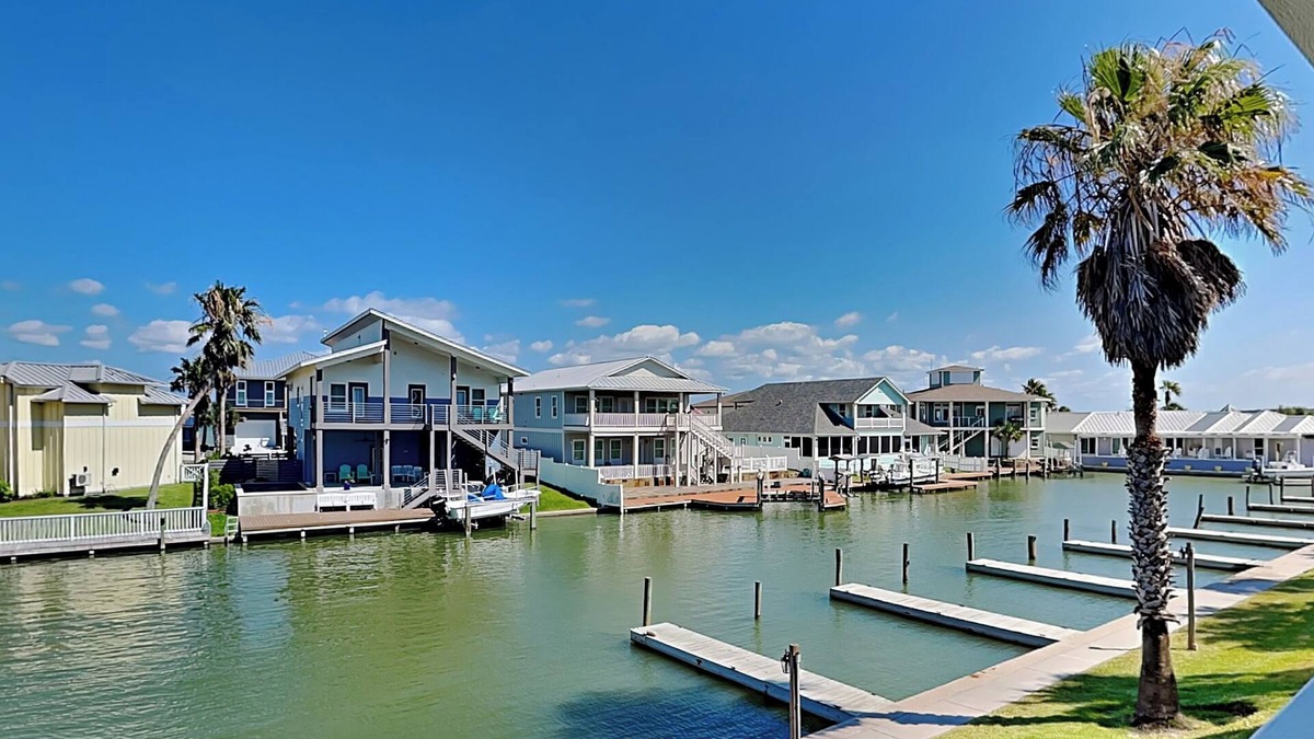 Rockport Condo | Kontiki Beach Resort #221 | Bay Views + Access to Pool!