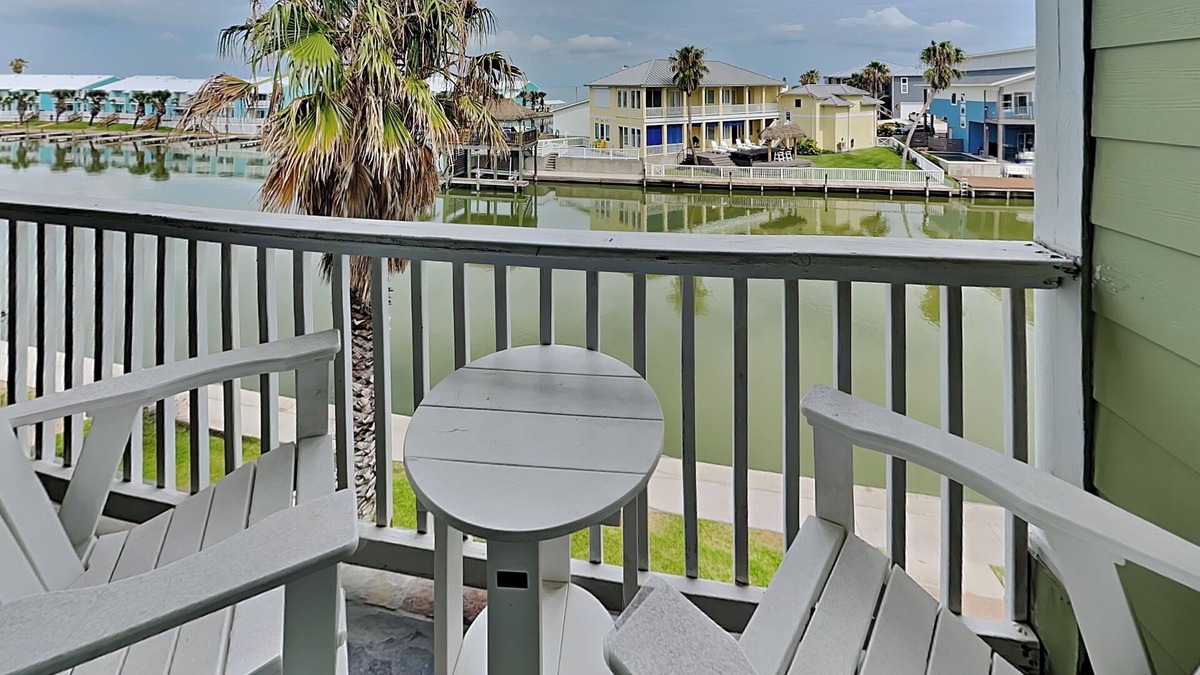 Rockport Condo | Kontiki Beach Resort #317 | Canal-Front View + Pool Access!