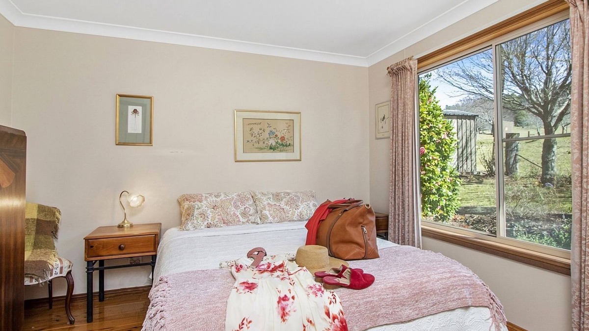Mount Irvine House | KOOKOOTONGA - fabulous getaway. SPECIALS ON NOW !