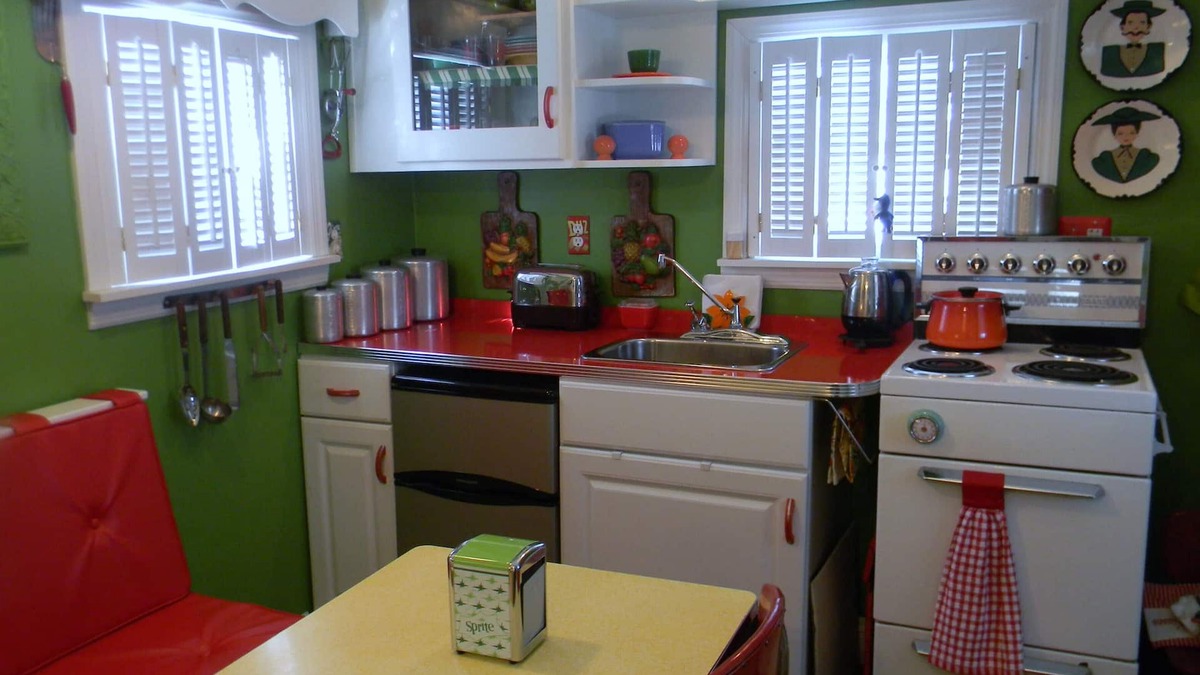 North Belle Vernon Cottage | Kool, Retro Chic is what comes to mind when describing this unique Hideaway!