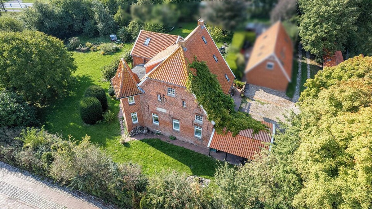 Pilsum Apartment | Kornboden vacation apartment in the Pilsumer Hof with a fantastic garden