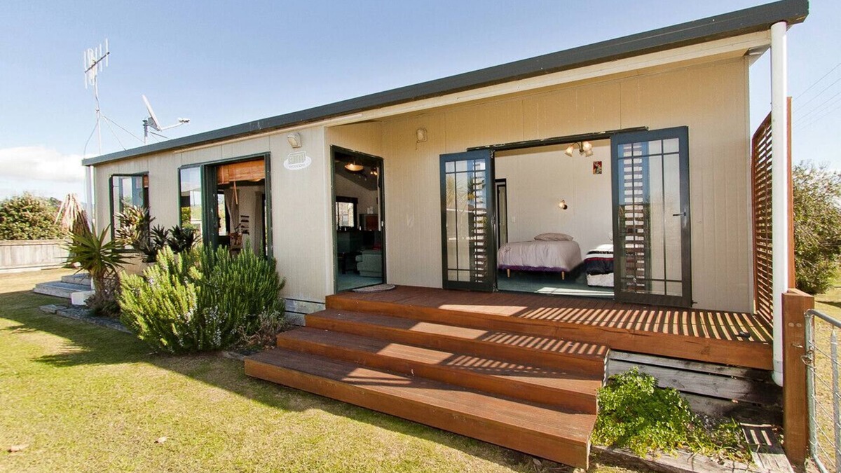 Whangamata Cottage | Korolevu Beach House - Whangamata Holiday Home